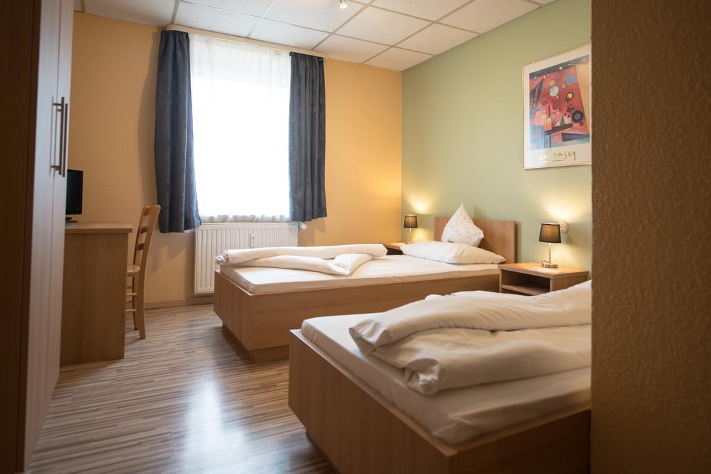 Twin Room,393908628:JPEG